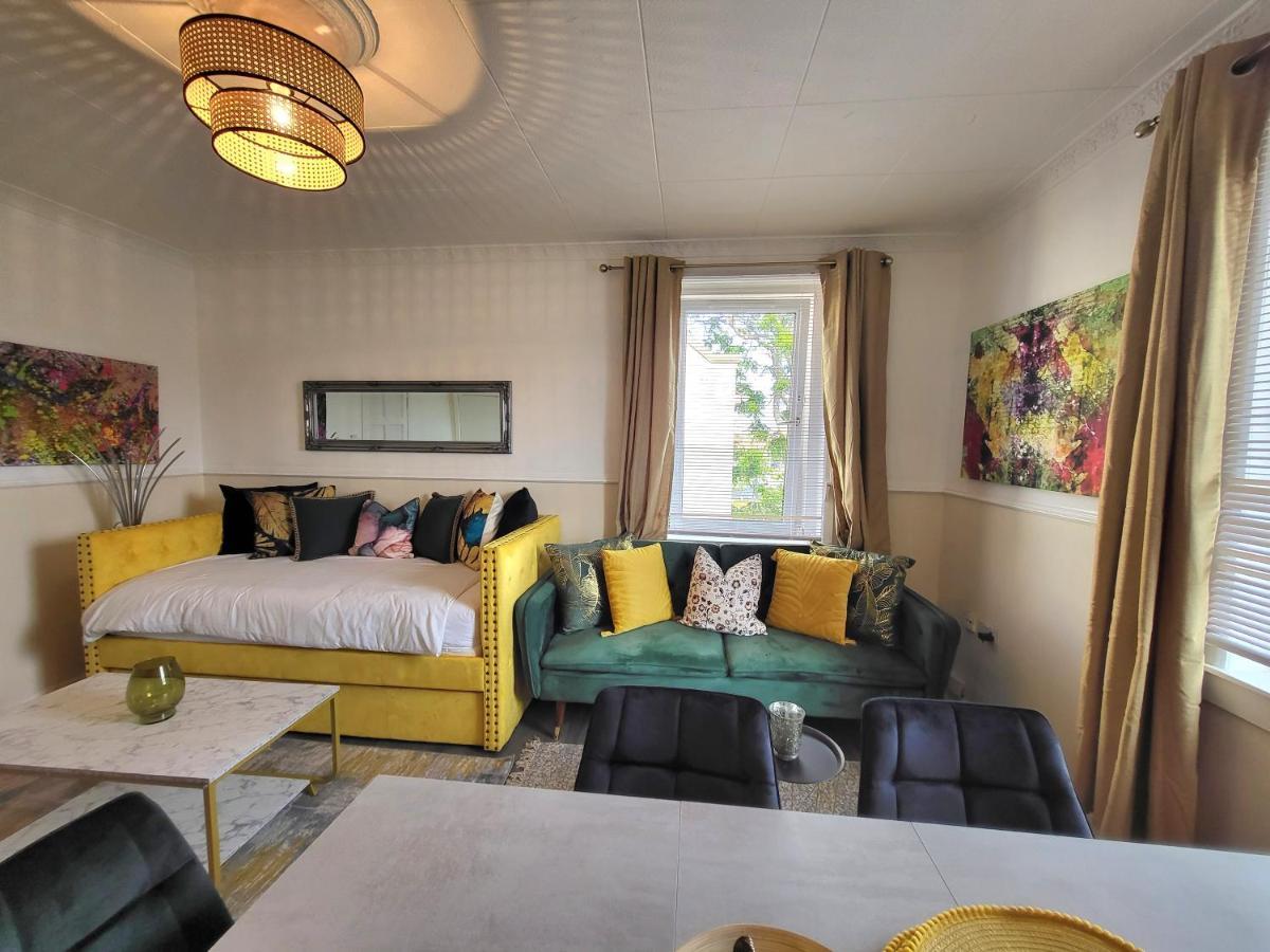 Apartment 4 Bedrooms By Sensational Short Lets & Serviced EDI