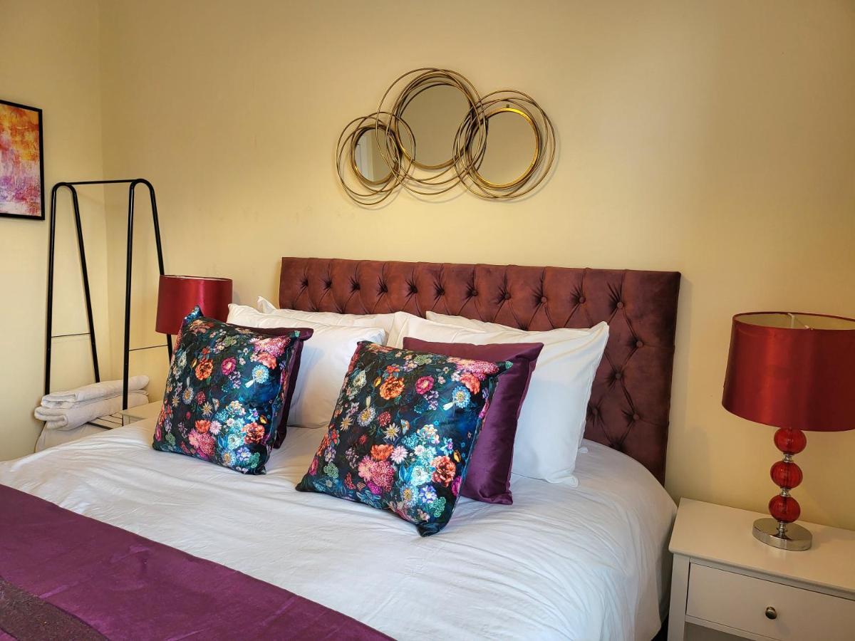 4 Bedrooms By Sensational Short Lets & Serviced Apartment EDI