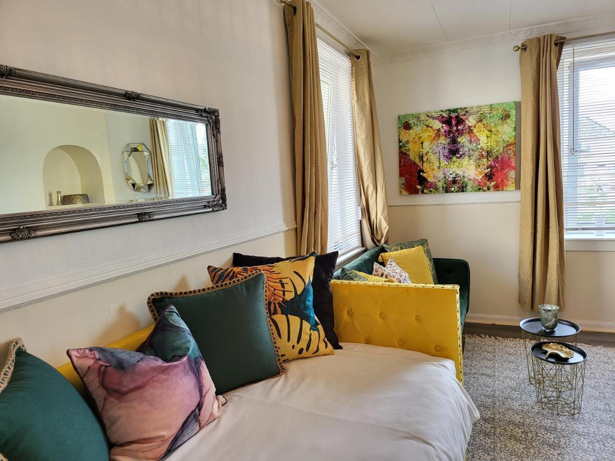 Apartment 4 Bedrooms By Sensational Short Lets & Serviced EDI