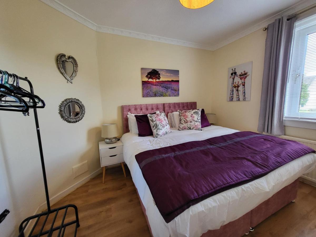 Apartment 4 Bedrooms By Sensational Short Lets & Serviced EDI