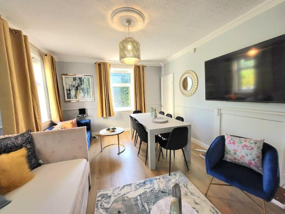 4 Bedrooms By Sensational Short Lets & Serviced Appartement *