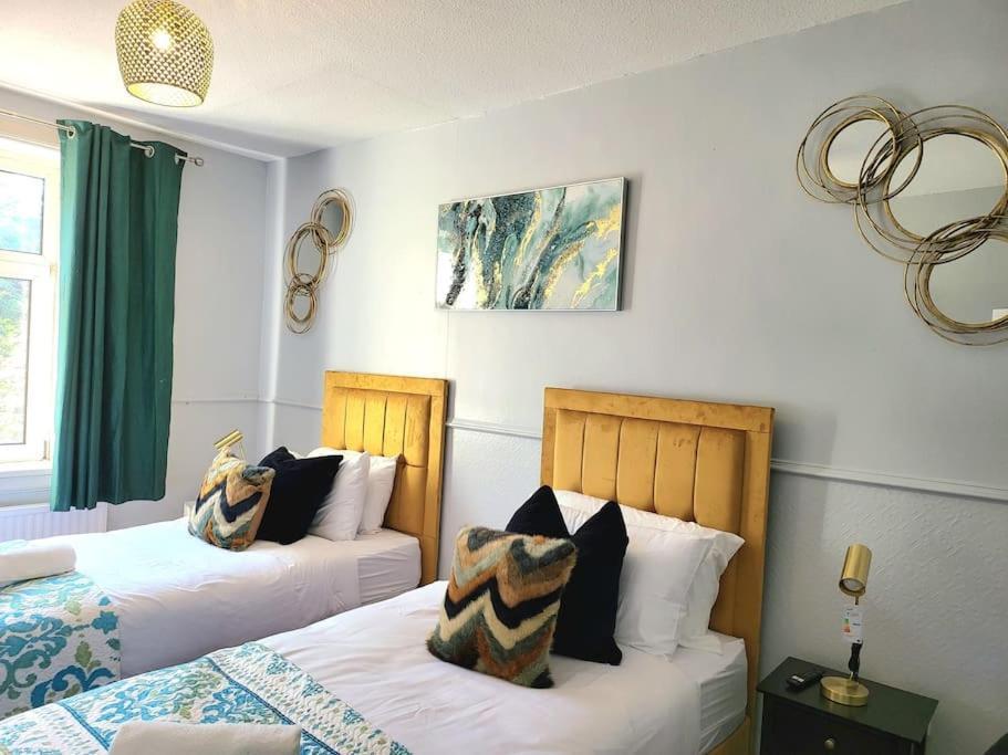 4 Bedrooms By Sensational Short Lets & Serviced Apartment EDI
