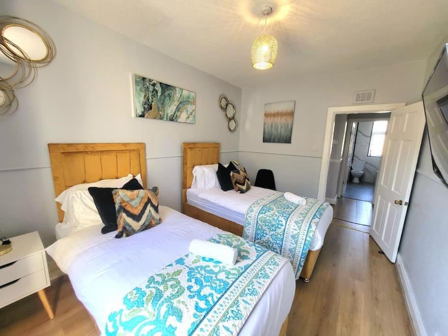 Appartement 4 Bedrooms By Sensational Short Lets & Serviced *