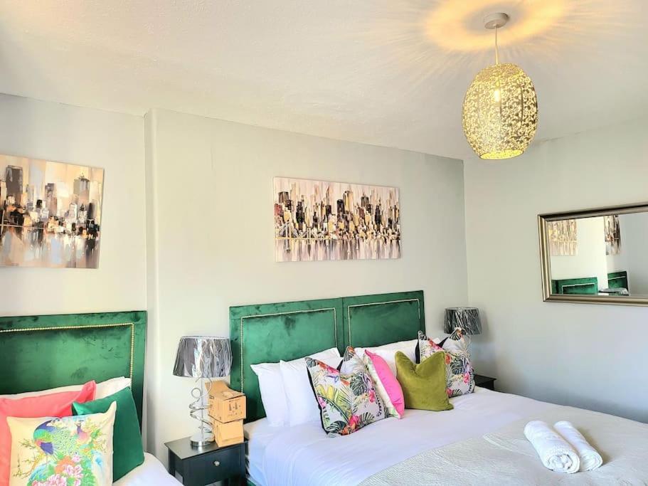 4 Bedrooms By Sensational Short Lets & Serviced * EDI